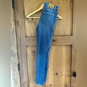 DENIM FORUM. Lola High Rise Skinny Jeans - Size 24